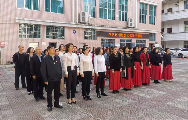 甘肅廣播電視大學金昌分校組織師(shī)生(shēng)舉行升國(guó)旗儀式